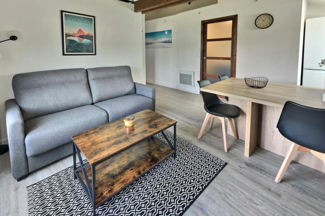 Magnifique, T2 Bis Spacieux & Calme, Neuf, Parking Gerde Luaran gambar